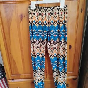 Geometric Patterned Leggings - Multicolor